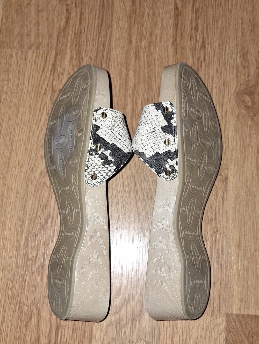 Dr. Scholl's Comfort Slide Sandals in Beige with Black Snakeskin Accent Sz 6 - Picture 4 of 7
